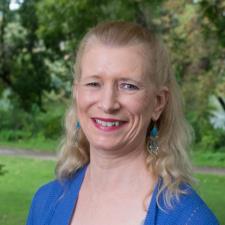 Mary M. Near Orange, NJ, available for online & in-person tutoring