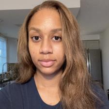 Tutor Supportive English Tutor Helping Students Build Comprehension Skills