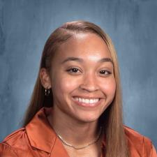 Tutor Helping K?5 Students Become Confident Readers & Writers