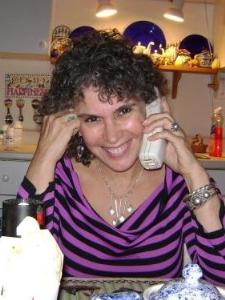 Tutor Positive, patient fun artist-teacher, experience in most mediums