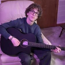 Tutor Guitar Teacher Specializing in Kids and Beginners 