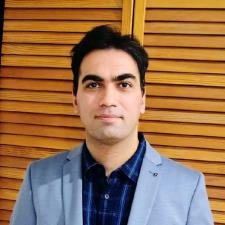 Tutor Software Engineer with over 13 years of experience in programming.