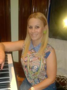 STANKA L. - Dynamic and energetic Piano Teacher