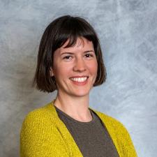 Tutor Econ, French, & Writing Enthusiast with International Experience