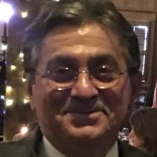 Tutor Award-Winning Economics Professor | 40 Years Teaching Micro & Macro