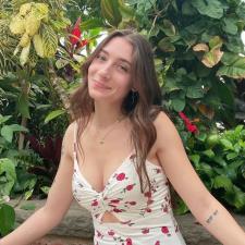 Isabelle G.
