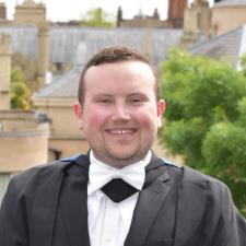 Tutor Cambridge grad, former T35 admissions reader, and college essay expert